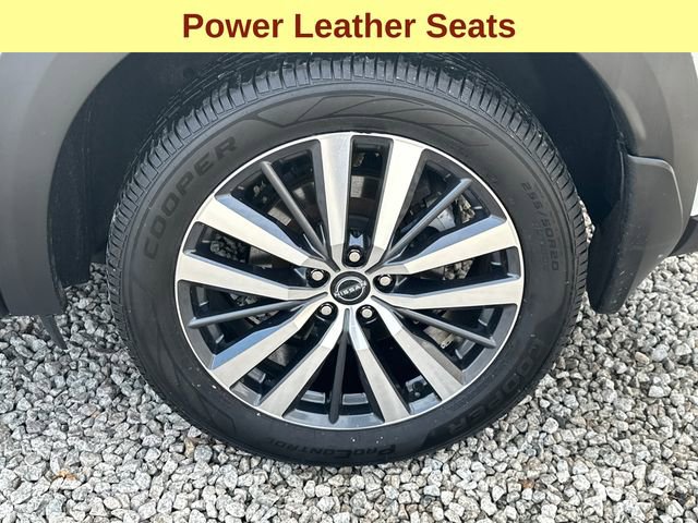 Used 2022 Nissan Pathfinder Platinum w/ Lighting Package (N92) AWD/4WD image 9