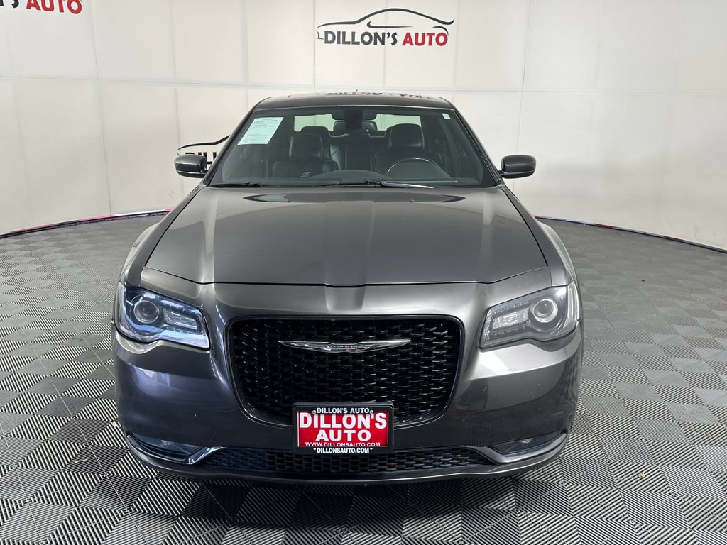 Used 2015 Chrysler 300 S AWD/4WD image 9