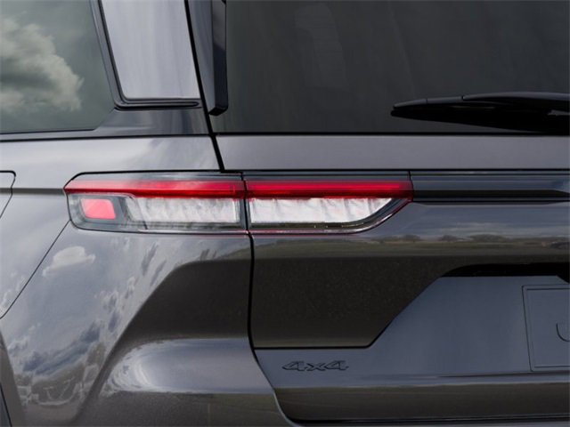 New 2025 Jeep Grand Cherokee Altitude image 9