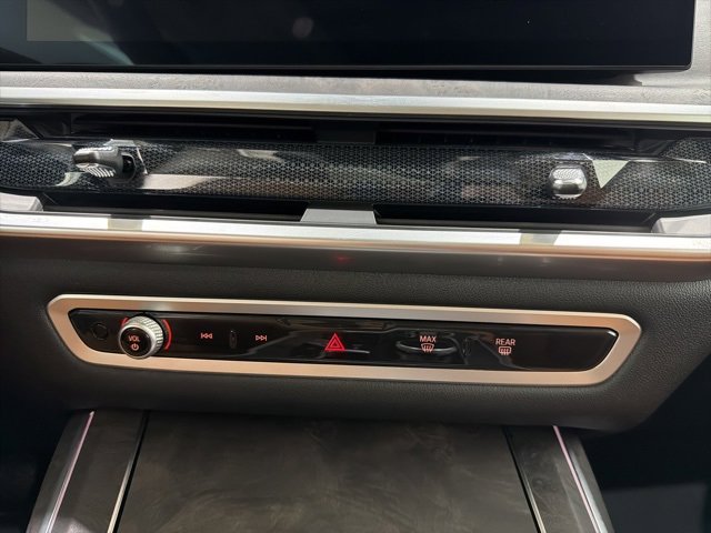 Certified 2024 BMW X7 xDrive40i w/ Premium Package image 40