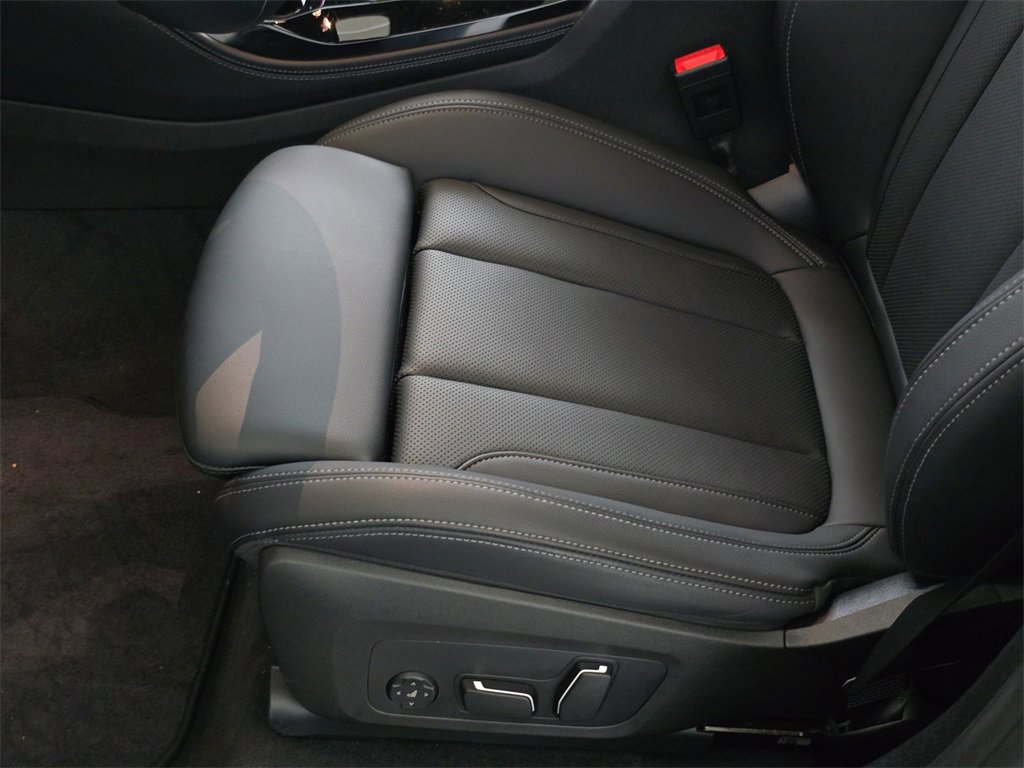 Used 2025 BMW X4 xDrive30i image 31