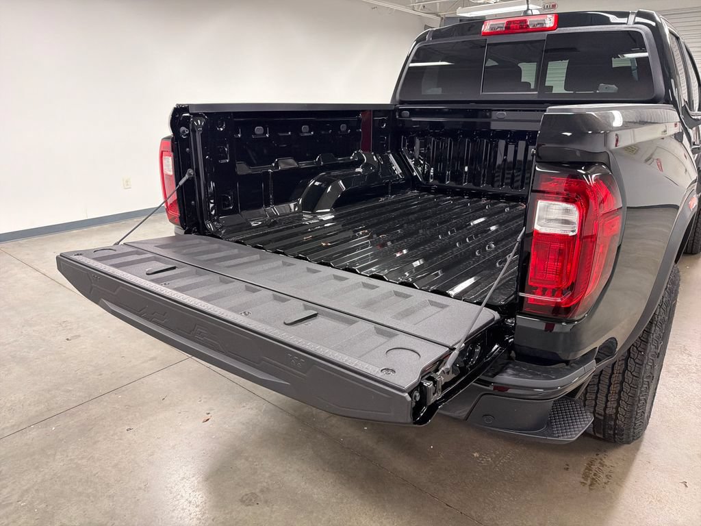 New 2026 GMC Canyon Elevation w/ Convenience Package RWD image 18