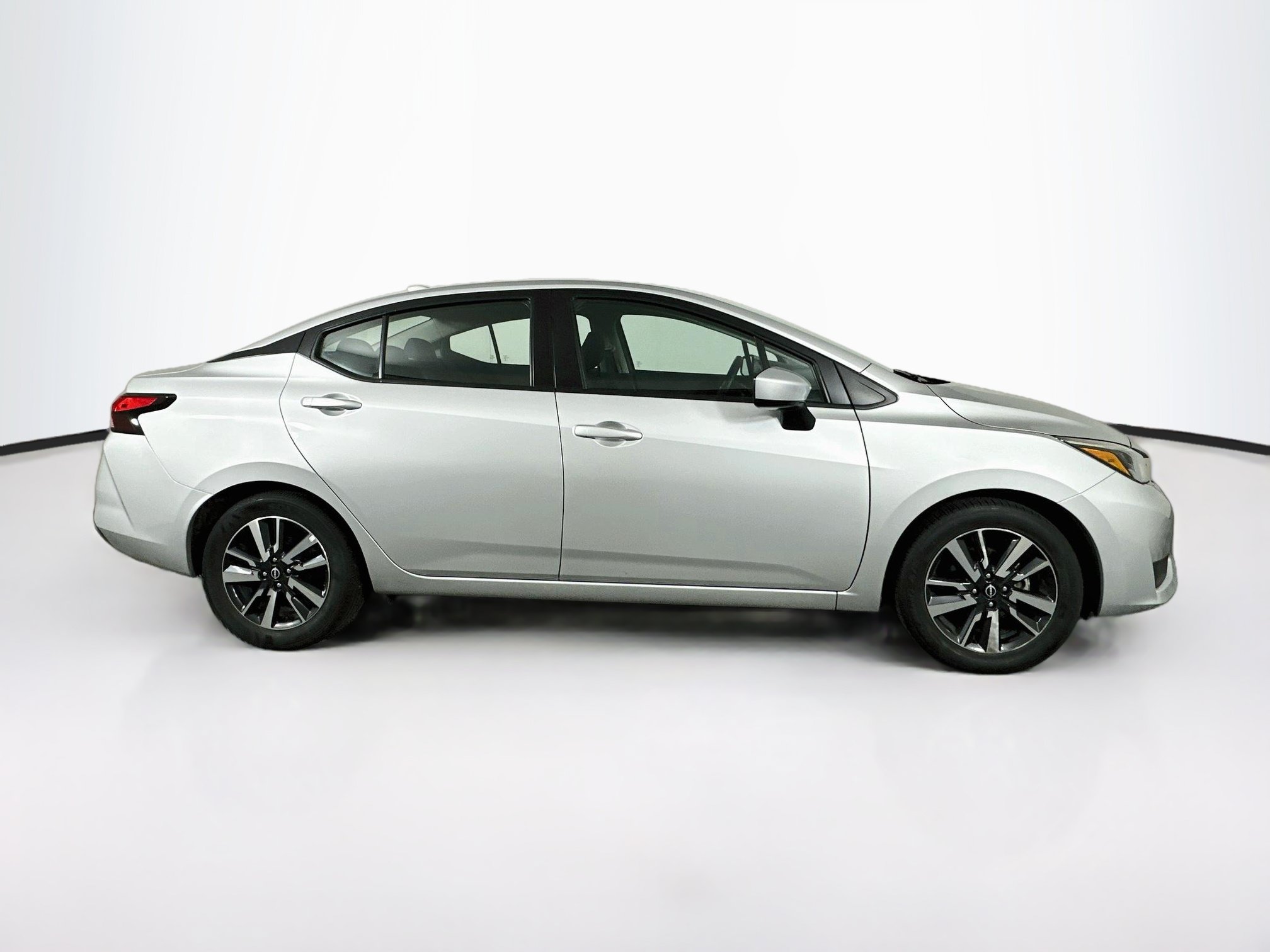 Used 2025 Nissan Versa SV FWD image 10
