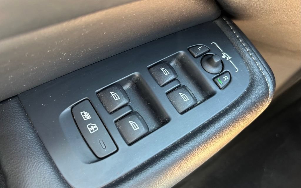 Used 2022 Volvo XC60 B5 Inscription w/ Advanced Package AWD/4WD image 31