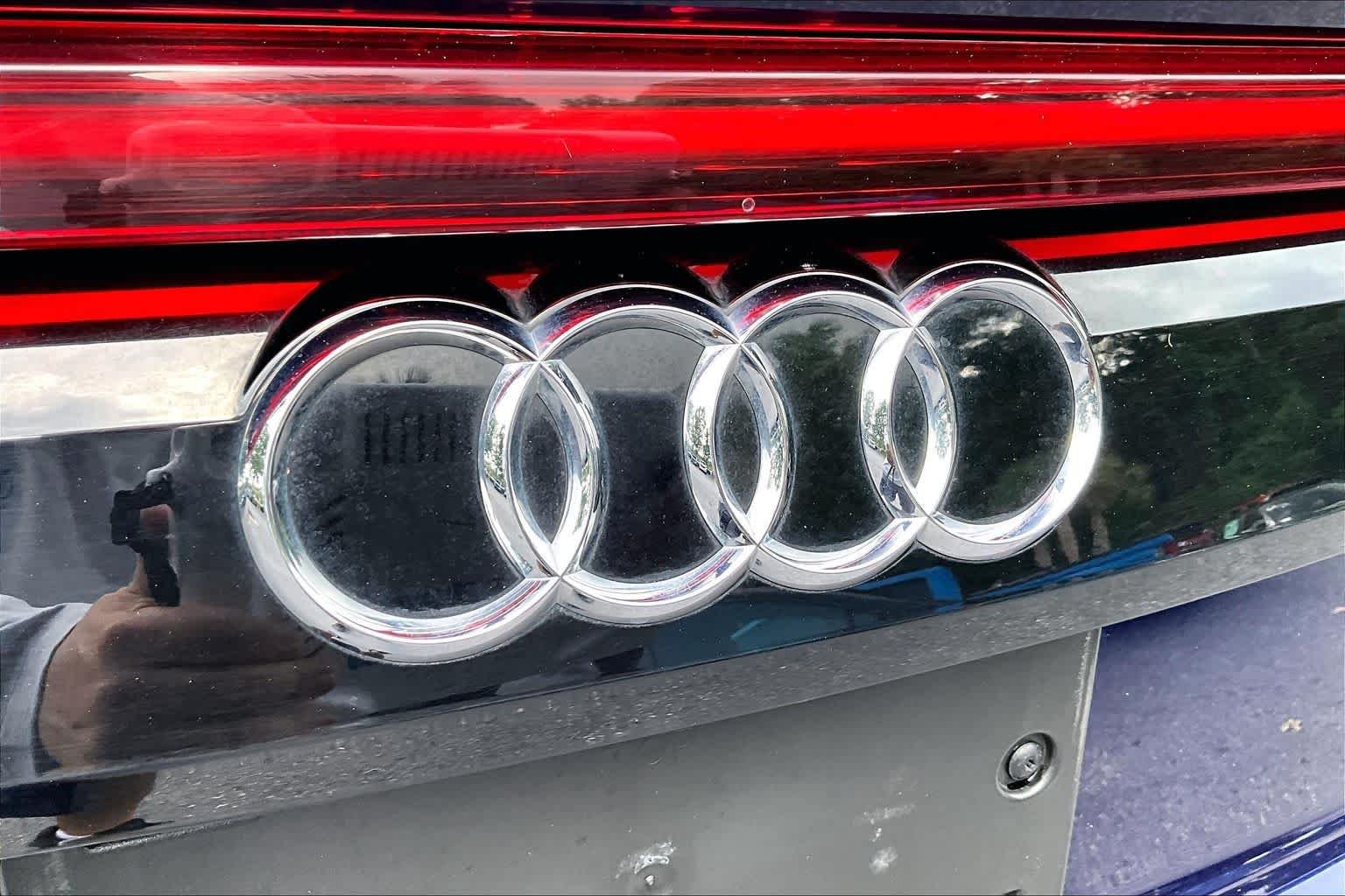 Used 2021 Audi Q8 Prestige AWD/4WD image 31