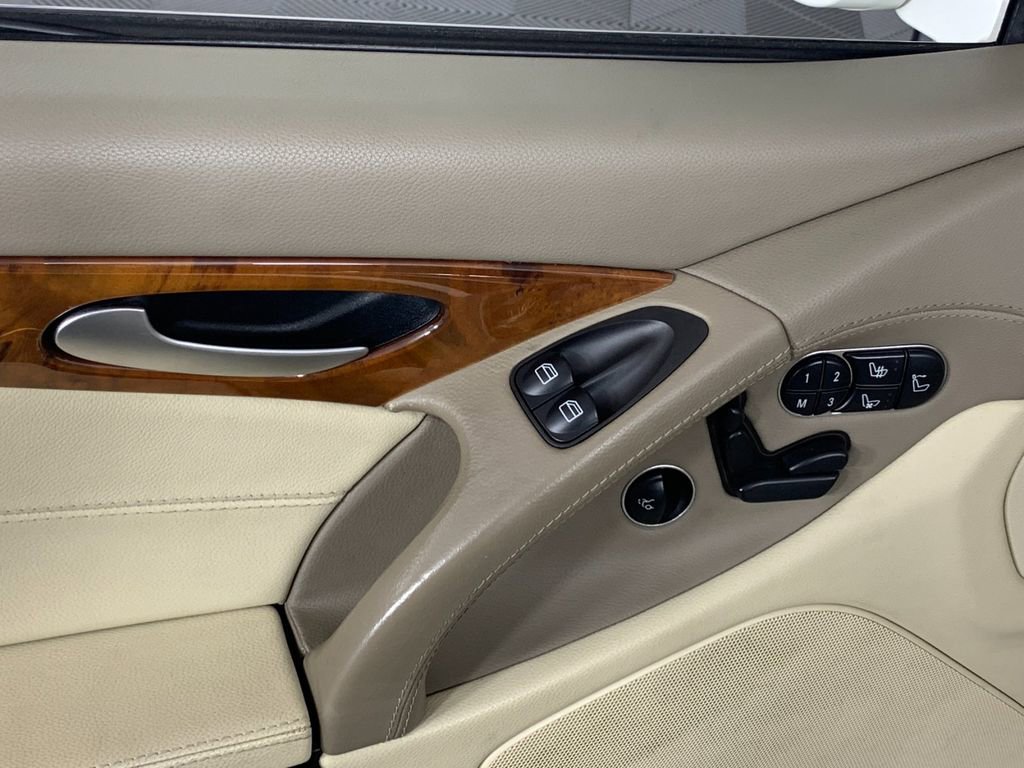 Used 2009 Mercedes-Benz SL 550 image 16