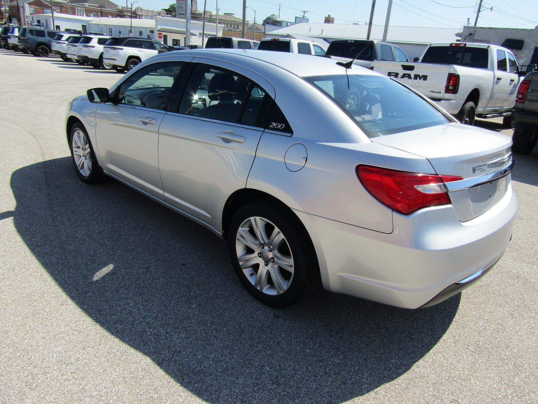 Used 2012 Chrysler 200 Touring FWD image 5