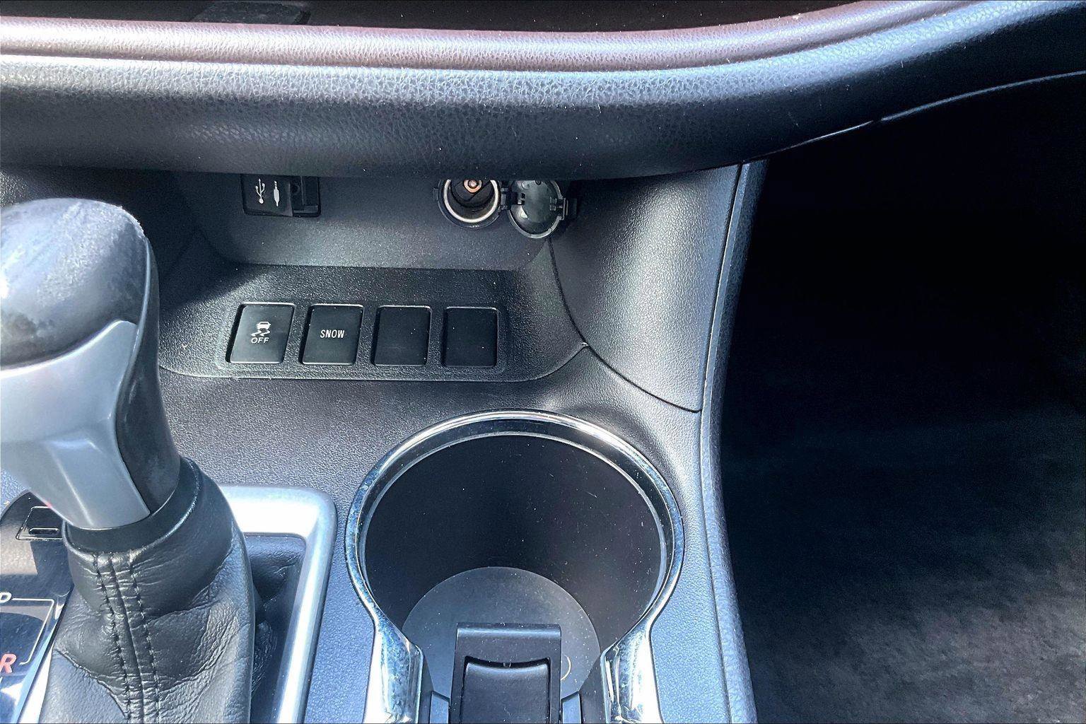 Used 2015 Toyota Highlander Plus FWD image 15