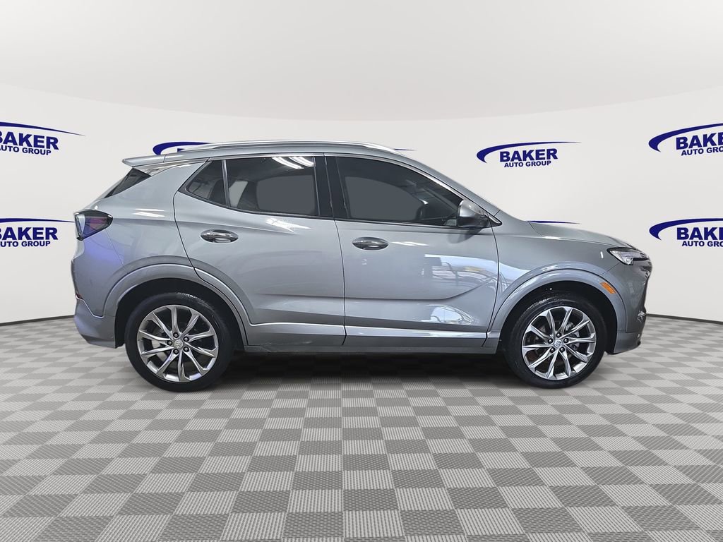 Used 2025 Buick Encore GX Avenir w/ Avenir Convenience Package AWD/4WD image 4