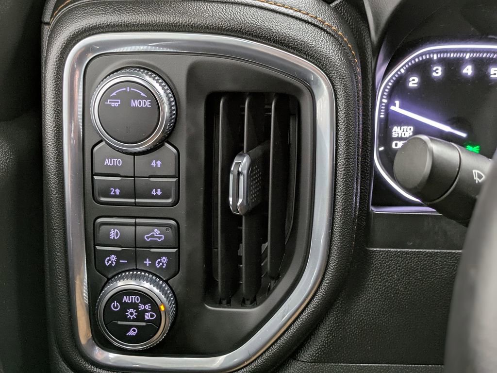 Used 2021 GMC Sierra 1500 AT4 w/ AT4 Preferred Package AWD/4WD image 19