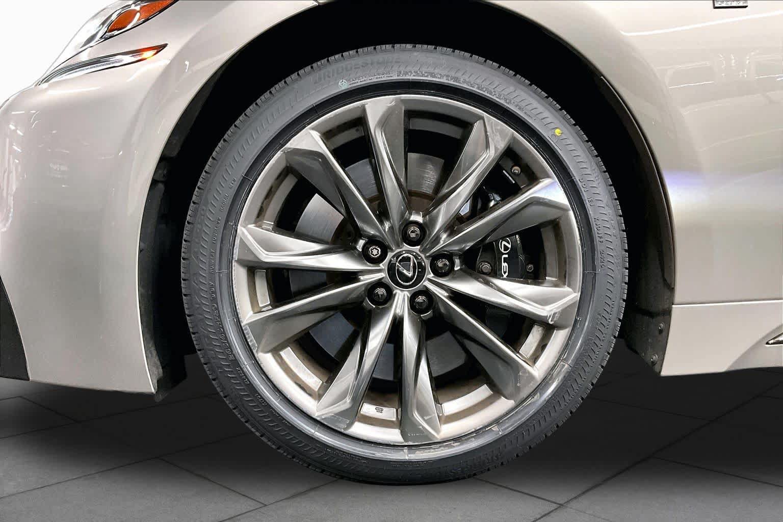 Used 2018 Lexus LS 500 F Sport w/ Accessory Package (Z2) RWD image 10