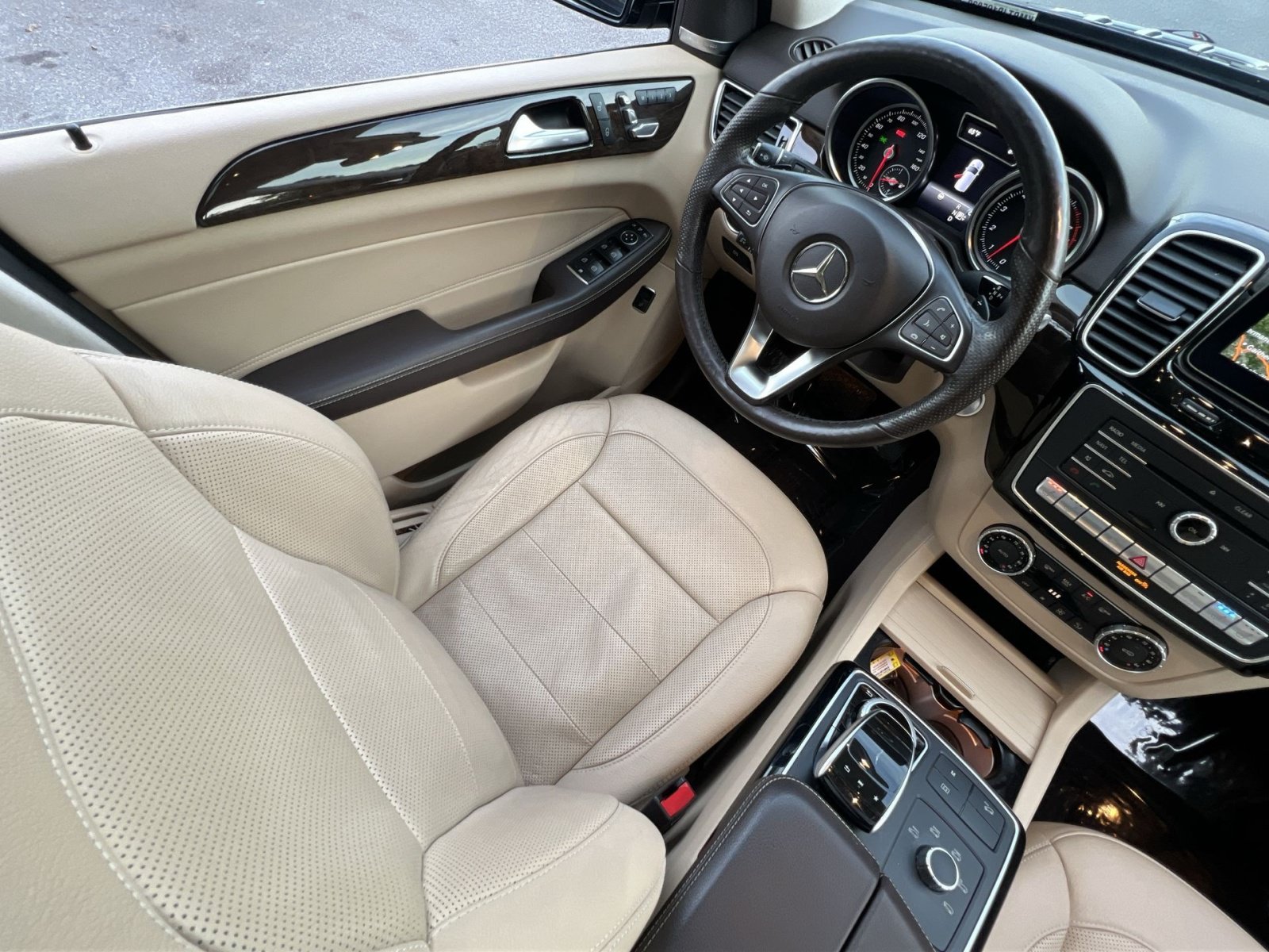 Used 2018 Mercedes-Benz GLE 350 4MATIC image 16