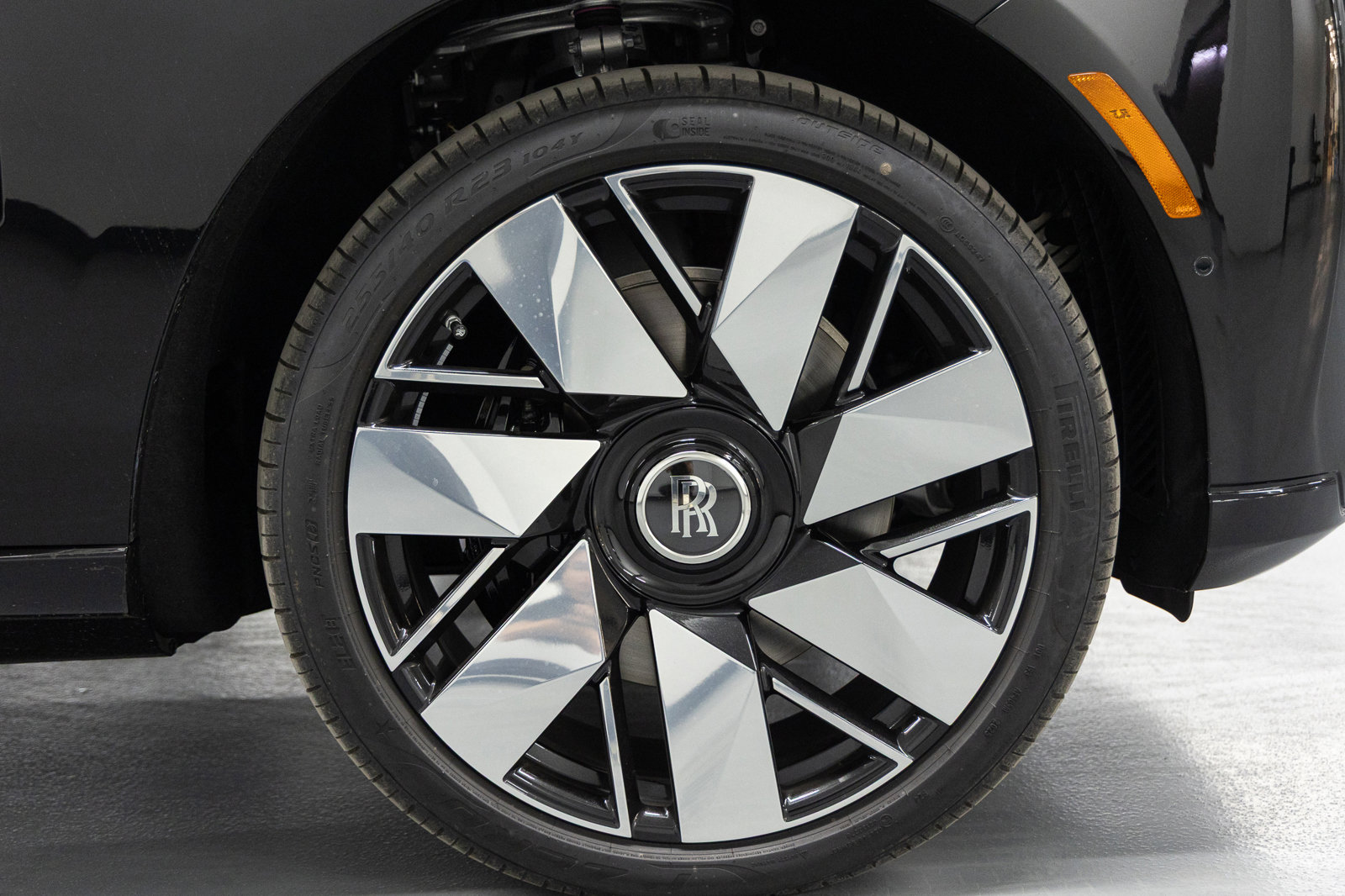 New 2026 Rolls-Royce Cullinan image 15