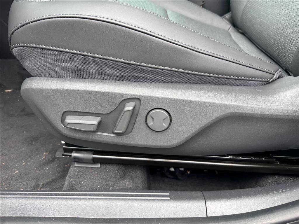 New 2025 Kia Niro SX Touring image 12