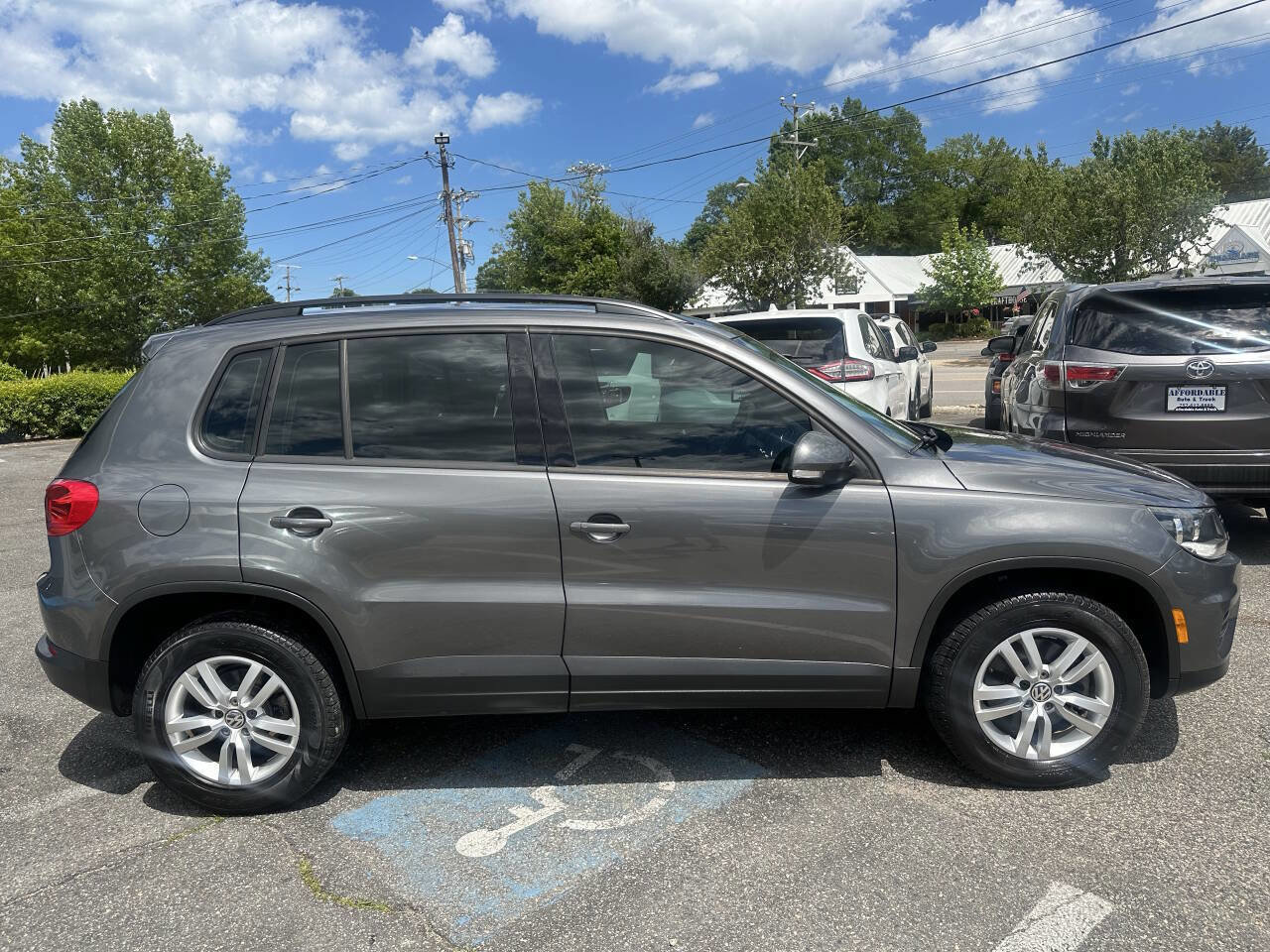 Used 2015 Volkswagen Tiguan S FWD image 5