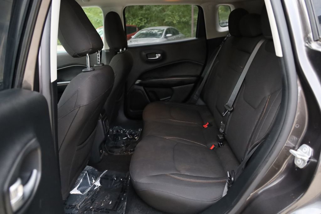 Used 2018 Jeep Compass Sport AWD/4WD image 17