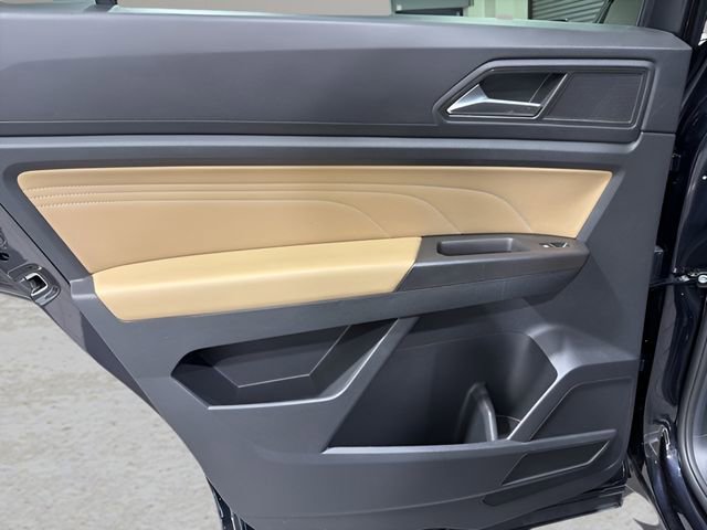 Used 2023 Volkswagen Atlas Cross Sport SE w/ Black Wheel Package image 26