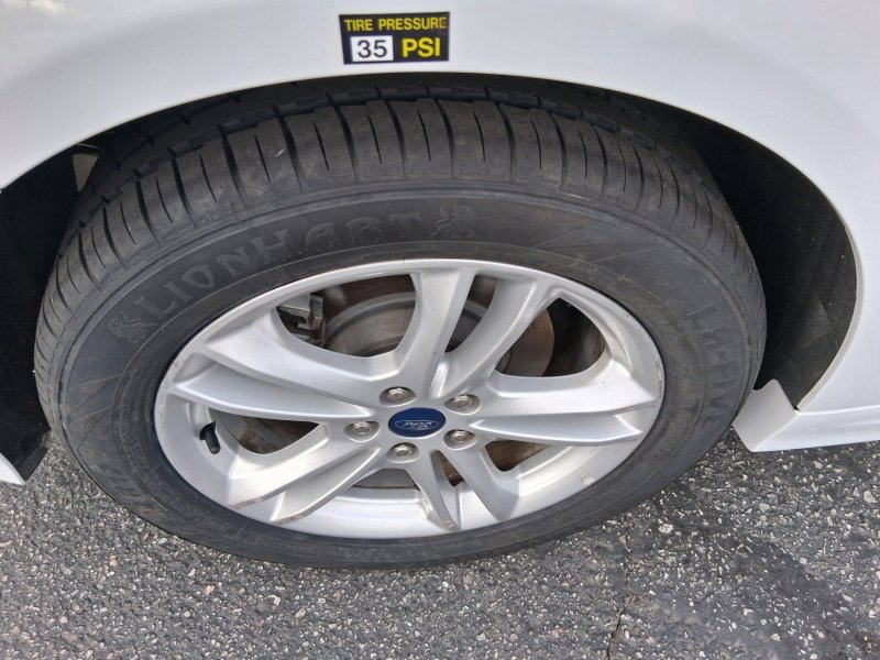 Used 2018 Ford Fusion SE w/ Equipment Group 602A FWD image 17