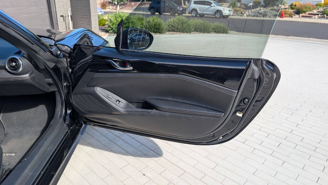 Used 2022 MAZDA MX-5 Miata RF Grand Touring RWD image 17