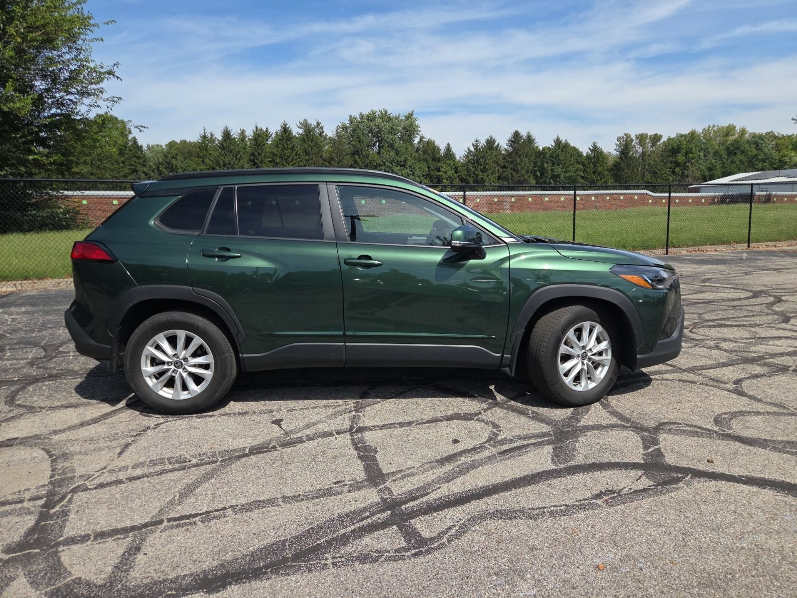 Used 2023 Toyota Corolla Cross LE AWD/4WD image 6