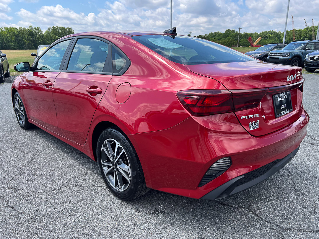 Used 2023 Kia Forte LXS FWD image 3
