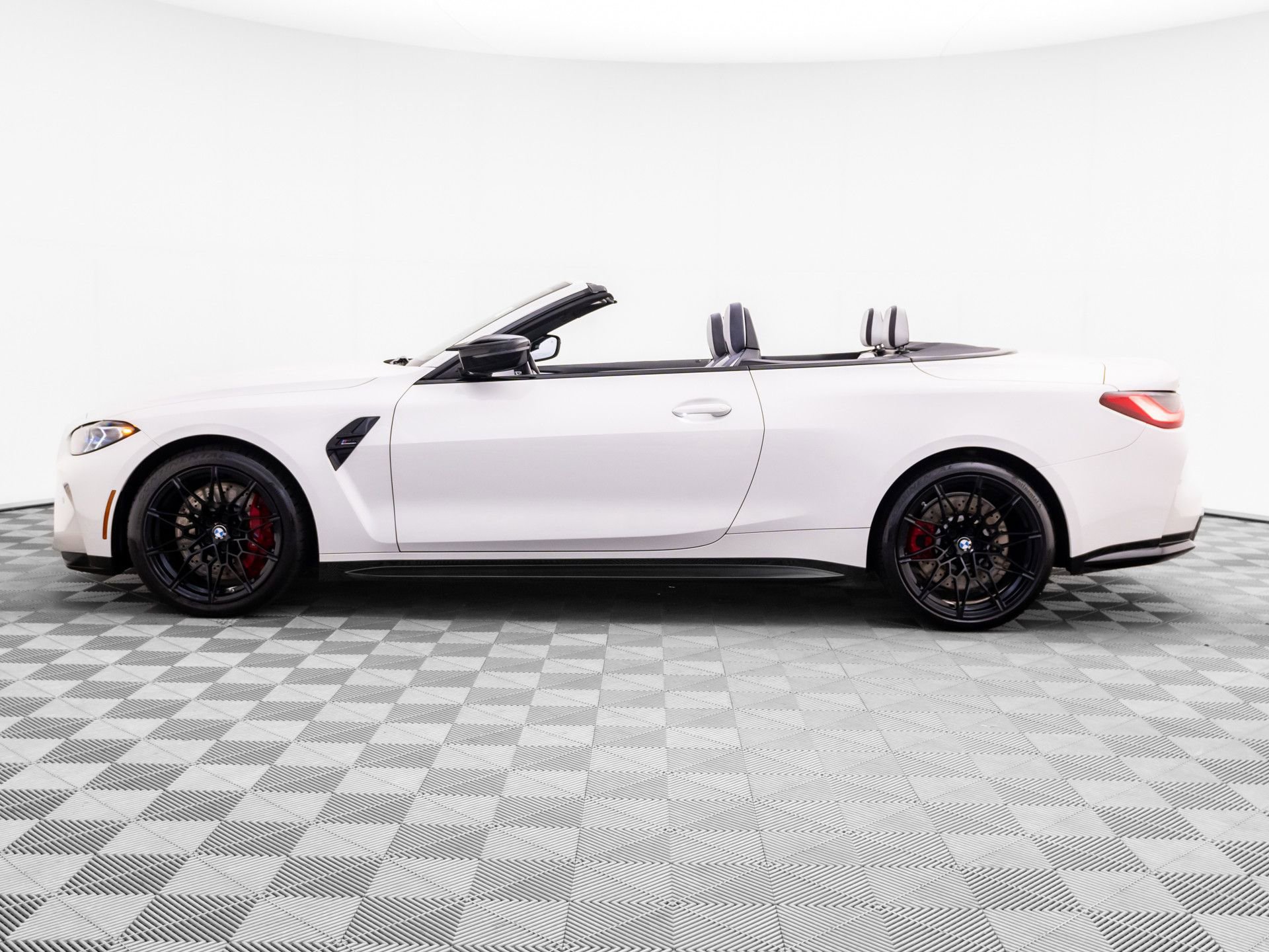 Used 2024 BMW M4 xDrive Competition AWD/4WD image 2