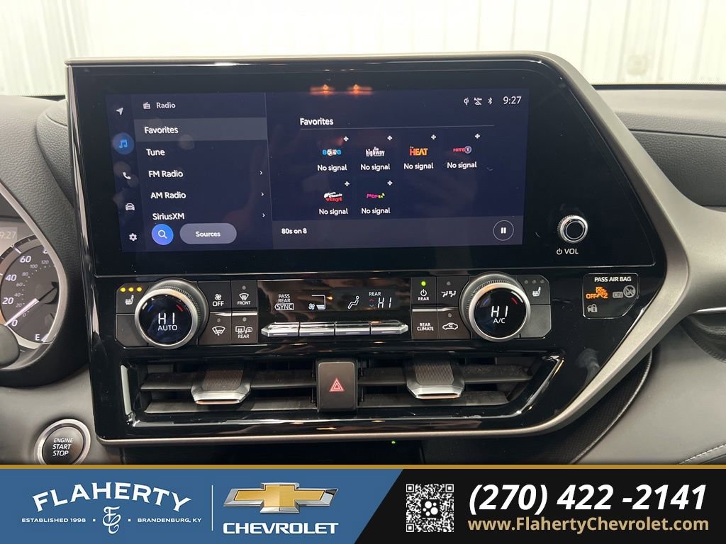 Used 2024 Toyota Highlander XLE image 28
