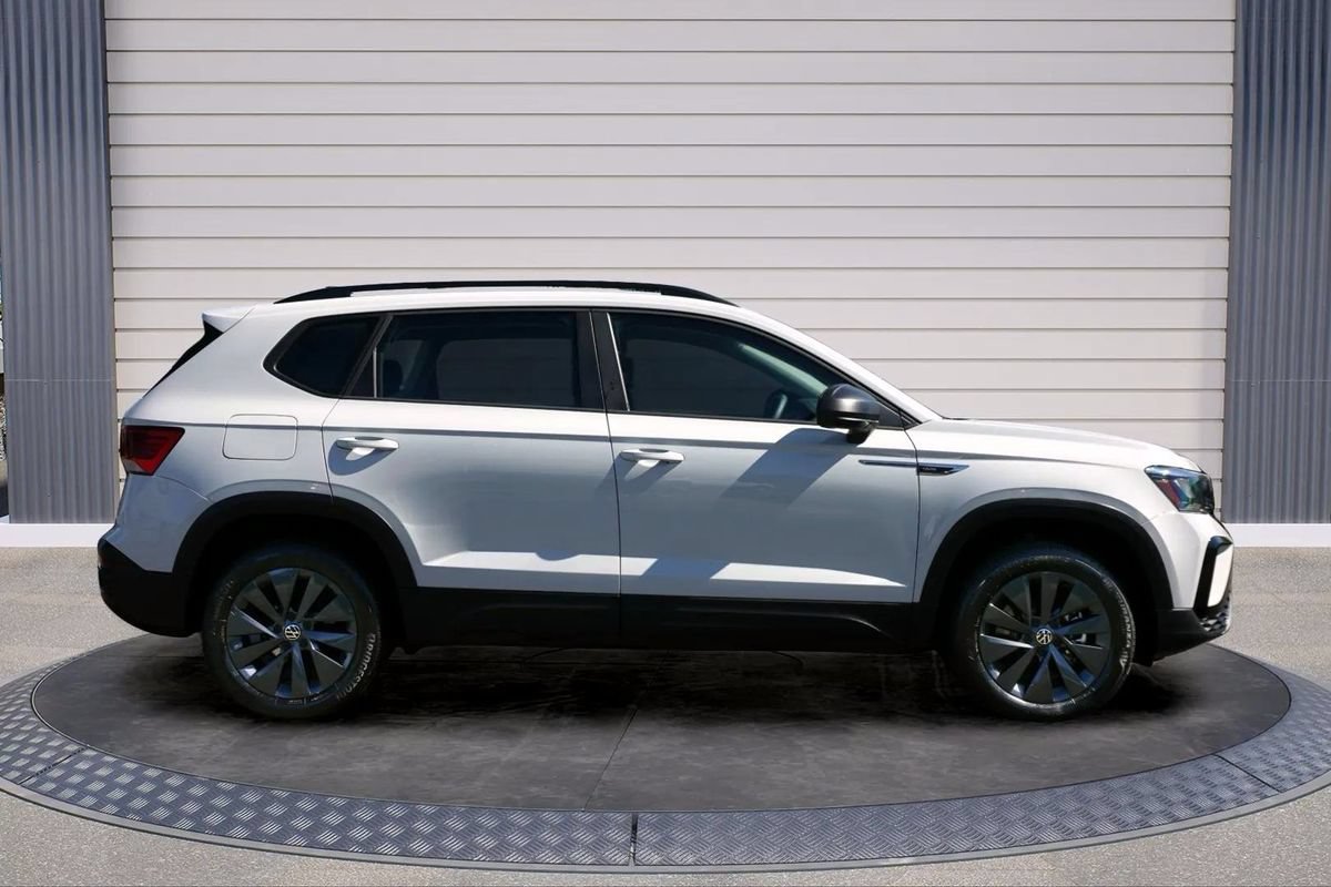 Used 2022 Volkswagen Taos S FWD image 8