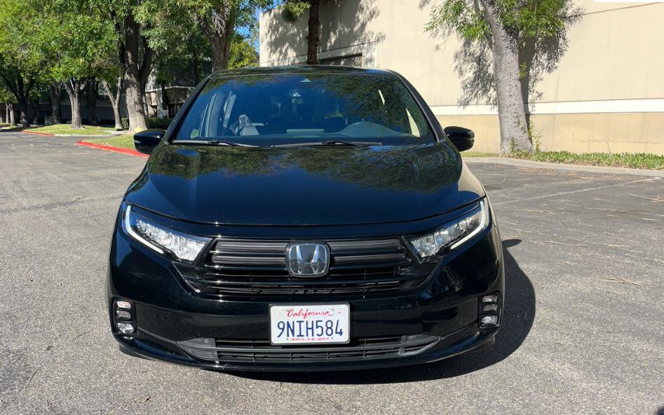 Used 2024 Honda Odyssey Sport image 2