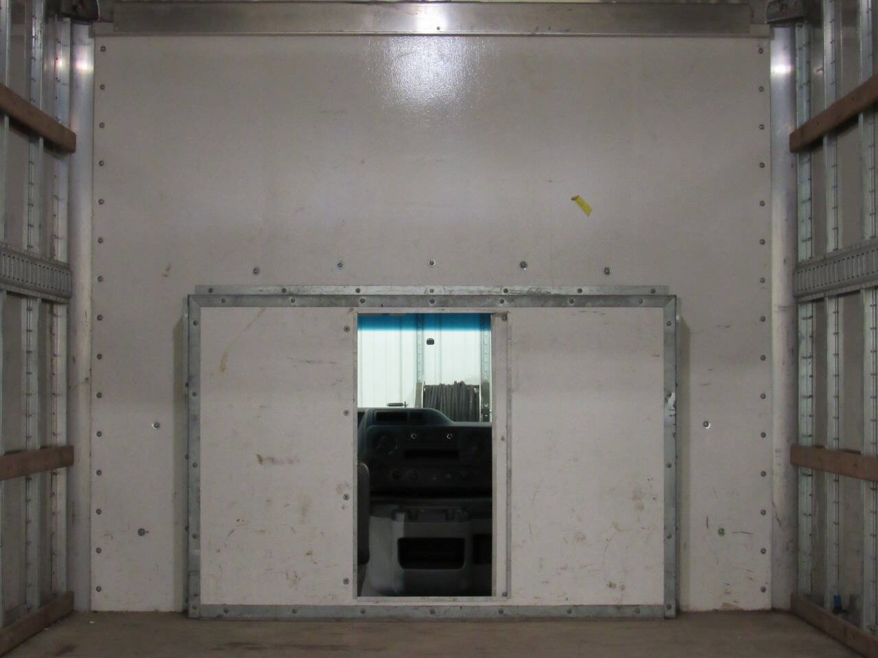 Used 2024 Ford E-350 and Econoline 350 Super Duty w/ Power Windows & Locks Group image 21