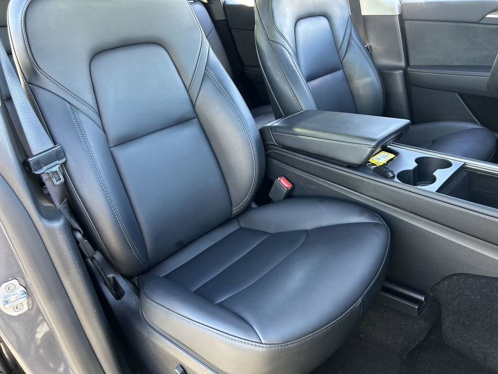 Used 2023 Tesla Model Y 2WD image 28