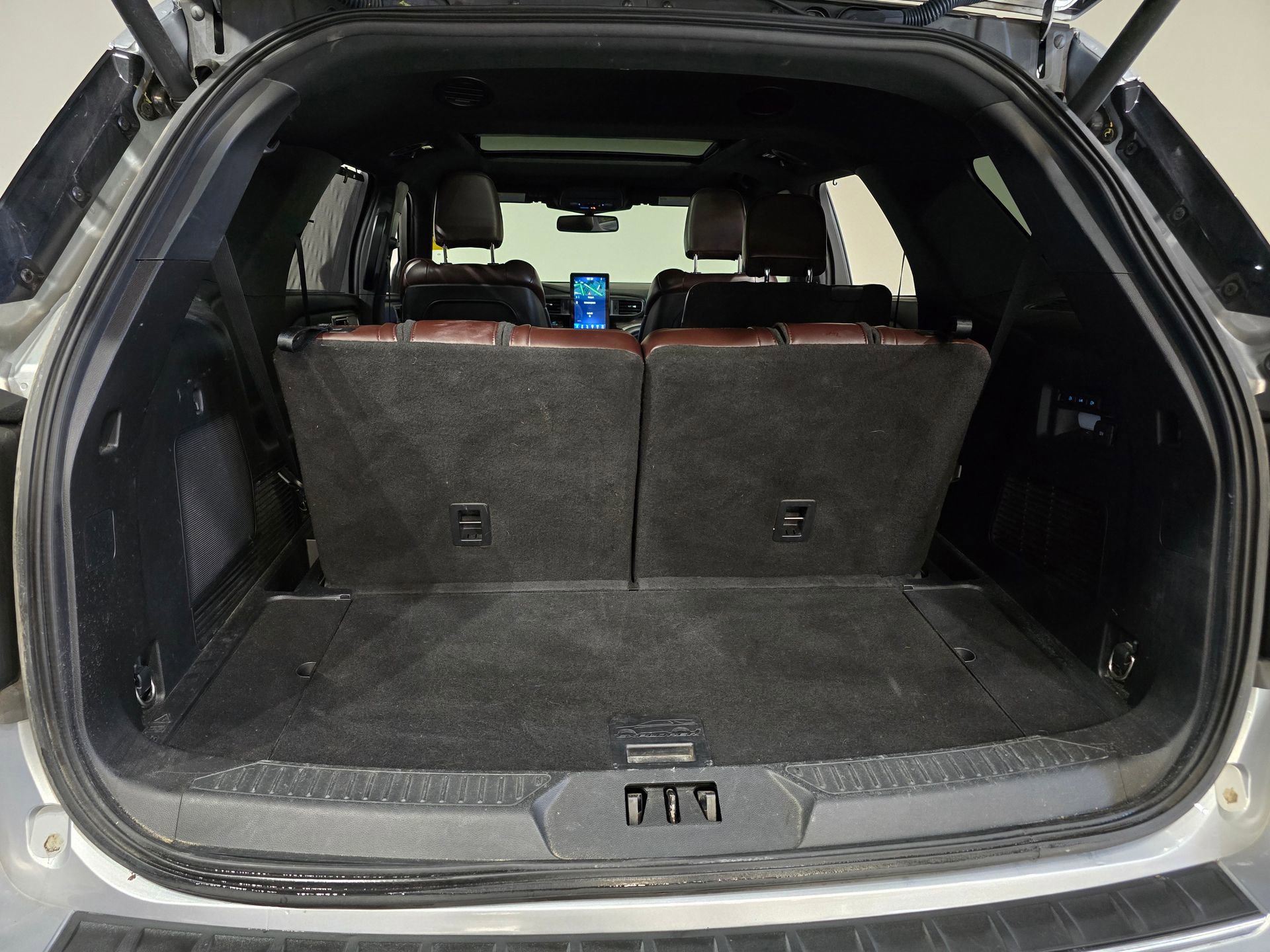 Used 2020 Ford Explorer Platinum w/ Premium Technology Package image 41