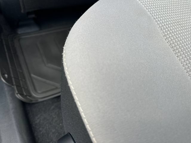 Used 2018 Toyota RAV4 XLE AWD/4WD image 17