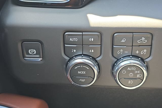 New 2026 GMC Sierra 3500 Denali Ultimate AWD/4WD image 18