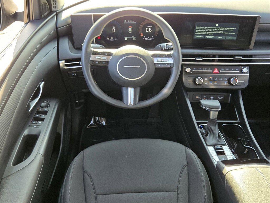 Certified 2025 Hyundai Tucson SE image 13