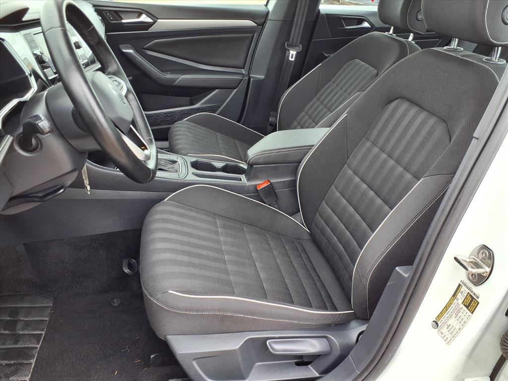Used 2024 Volkswagen Jetta Sport image 23