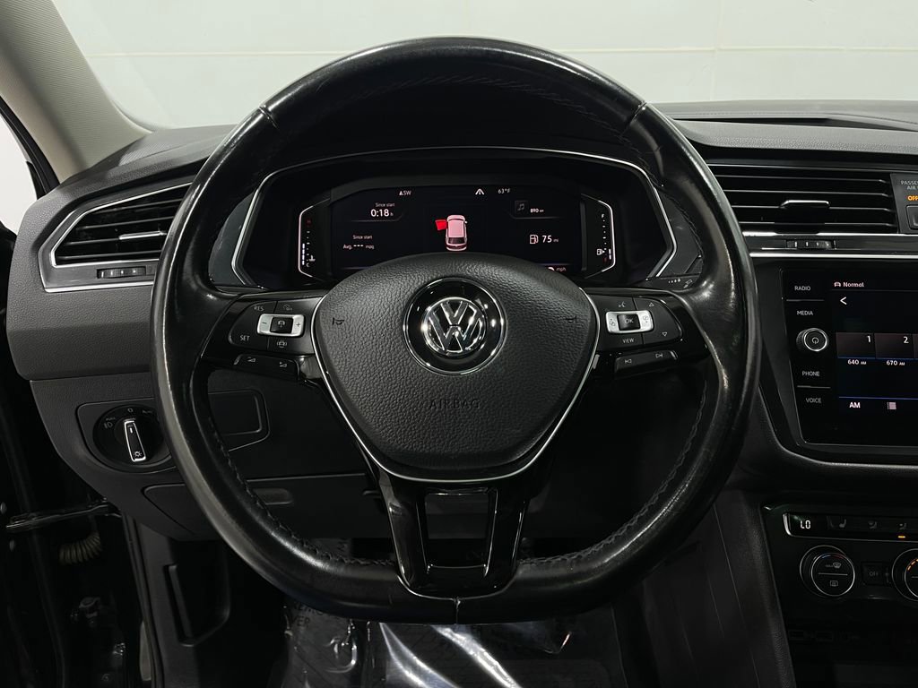 Used 2019 Volkswagen Tiguan SEL image 17