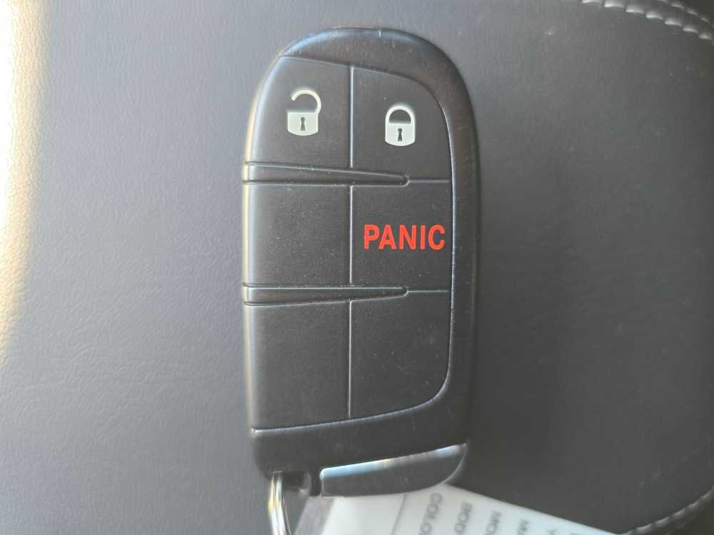 Used 2023 Jeep Renegade Latitude AWD/4WD image 21