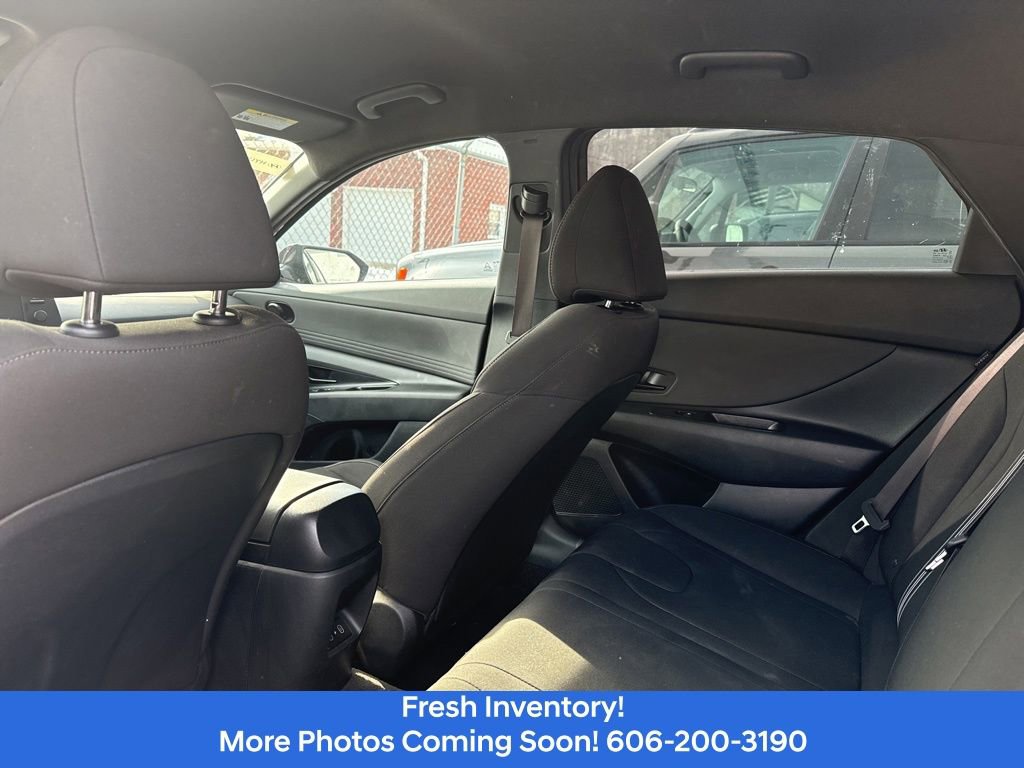 Used 2025 Hyundai Elantra Sport FWD image 11