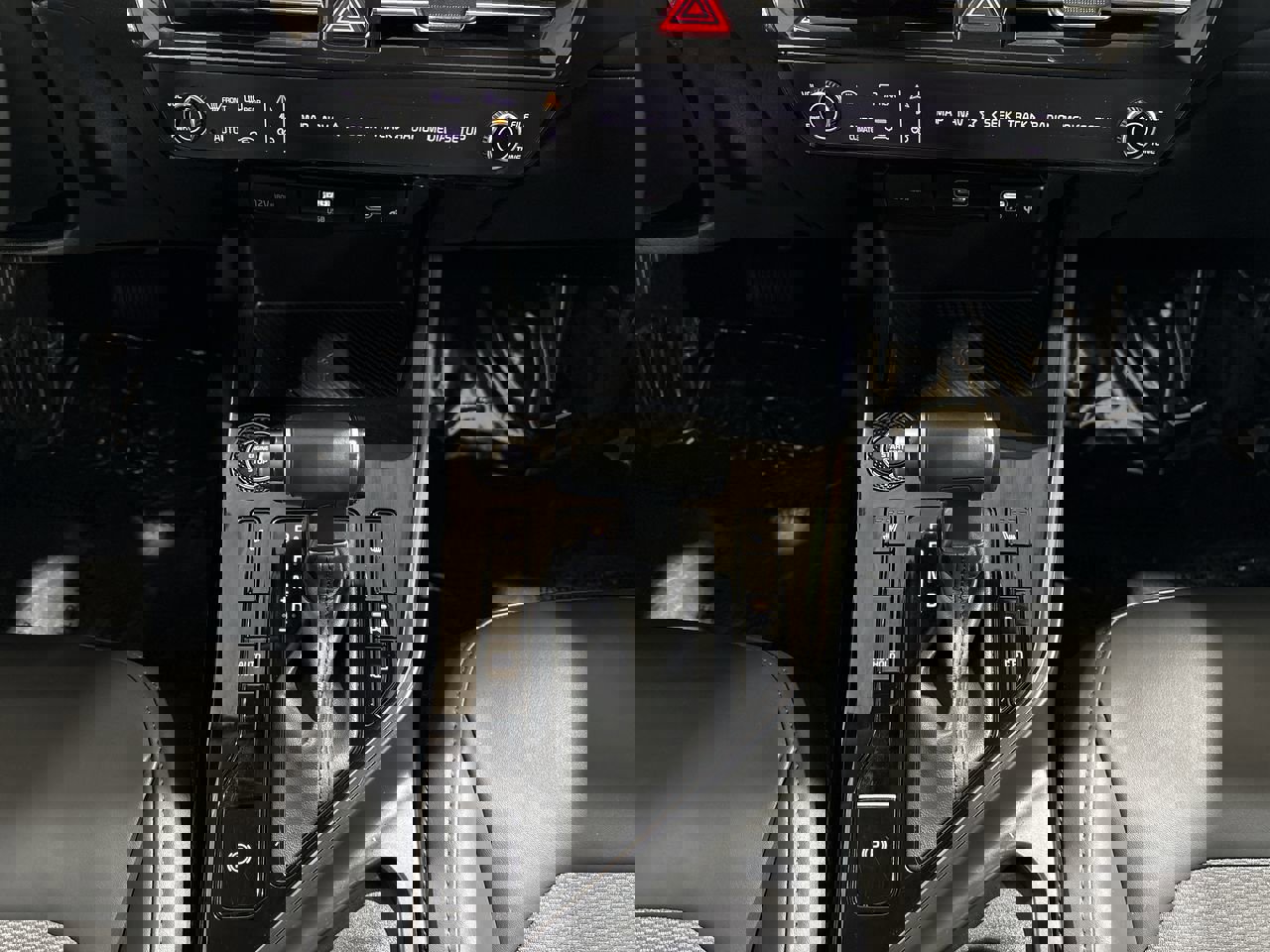 Used 2023 Kia Niro EX image 21