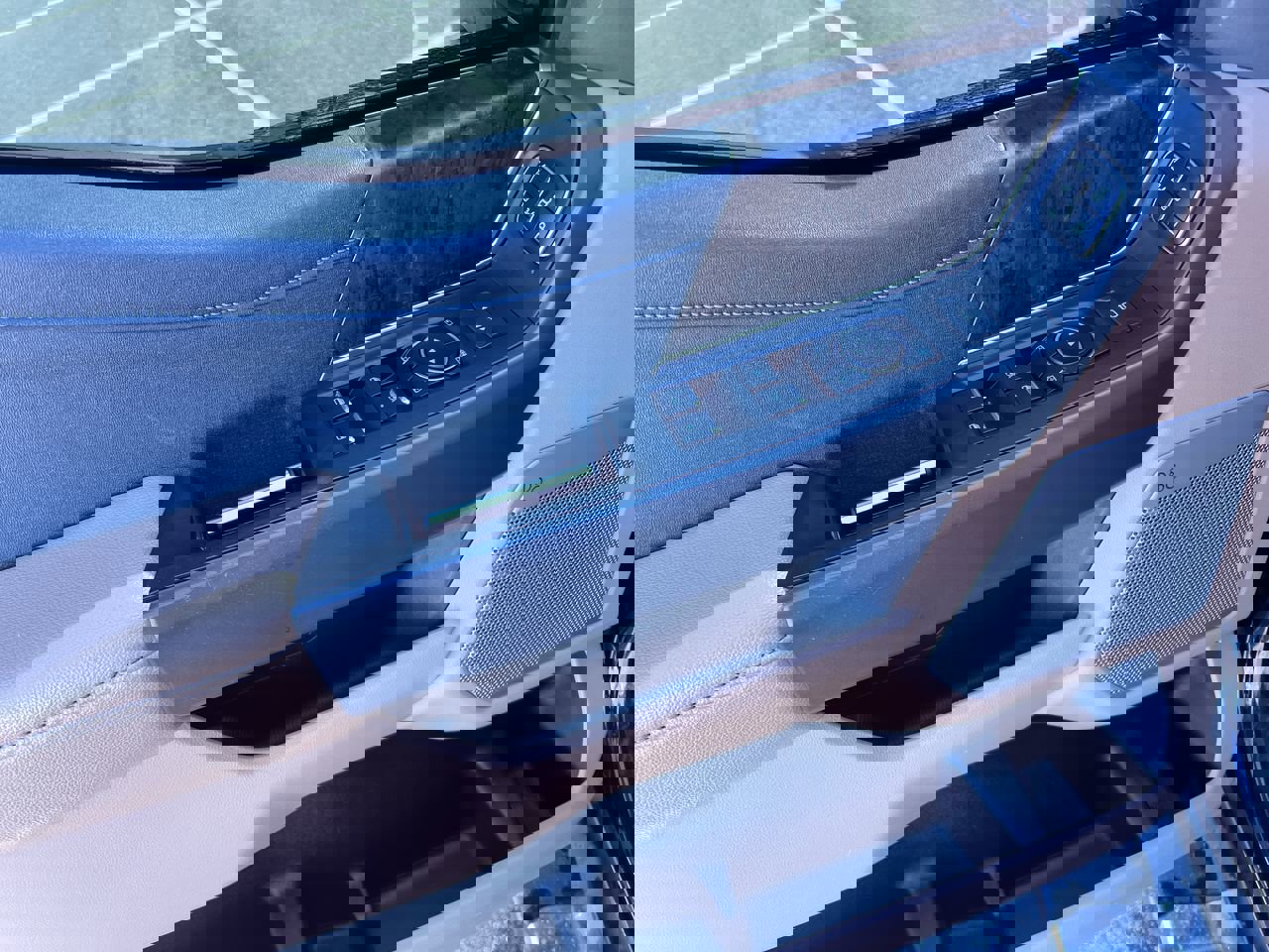 Used 2023 Ford F350 Lariat image 14