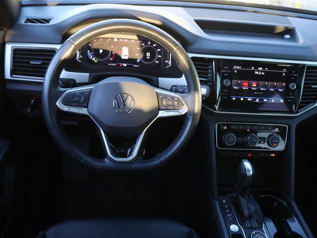 Used 2022 Volkswagen Atlas Cross Sport SEL R-Line AWD/4WD image 19
