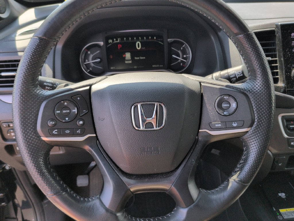 Used 2025 Honda Passport EX-L image 12