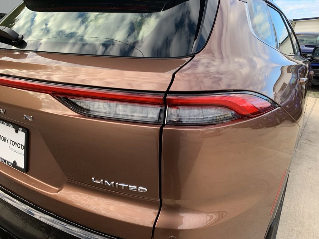 New 2025 Toyota Crown Signia image 30