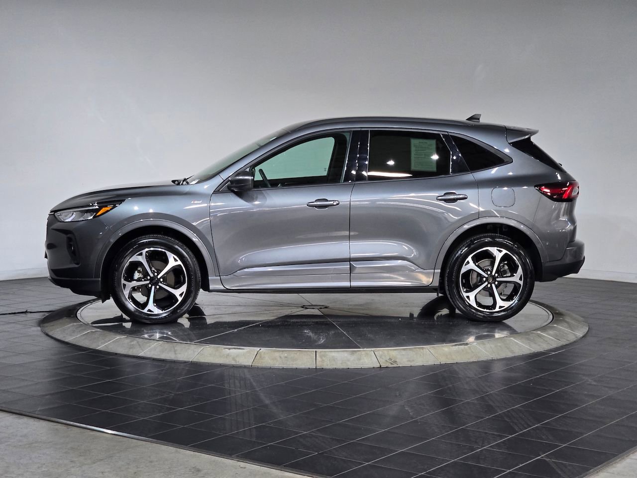 Used 2023 Ford Escape ST-Line Select w/ Tech Pack #2 image 7