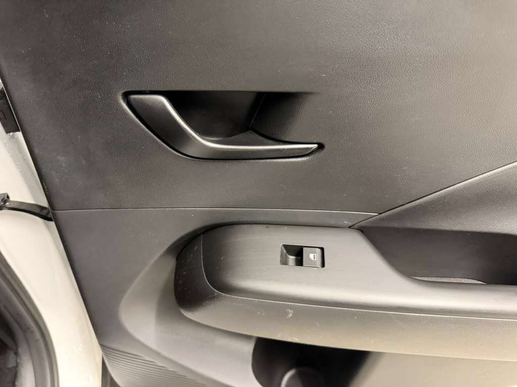 Used 2024 Hyundai Kona SEL FWD image 39