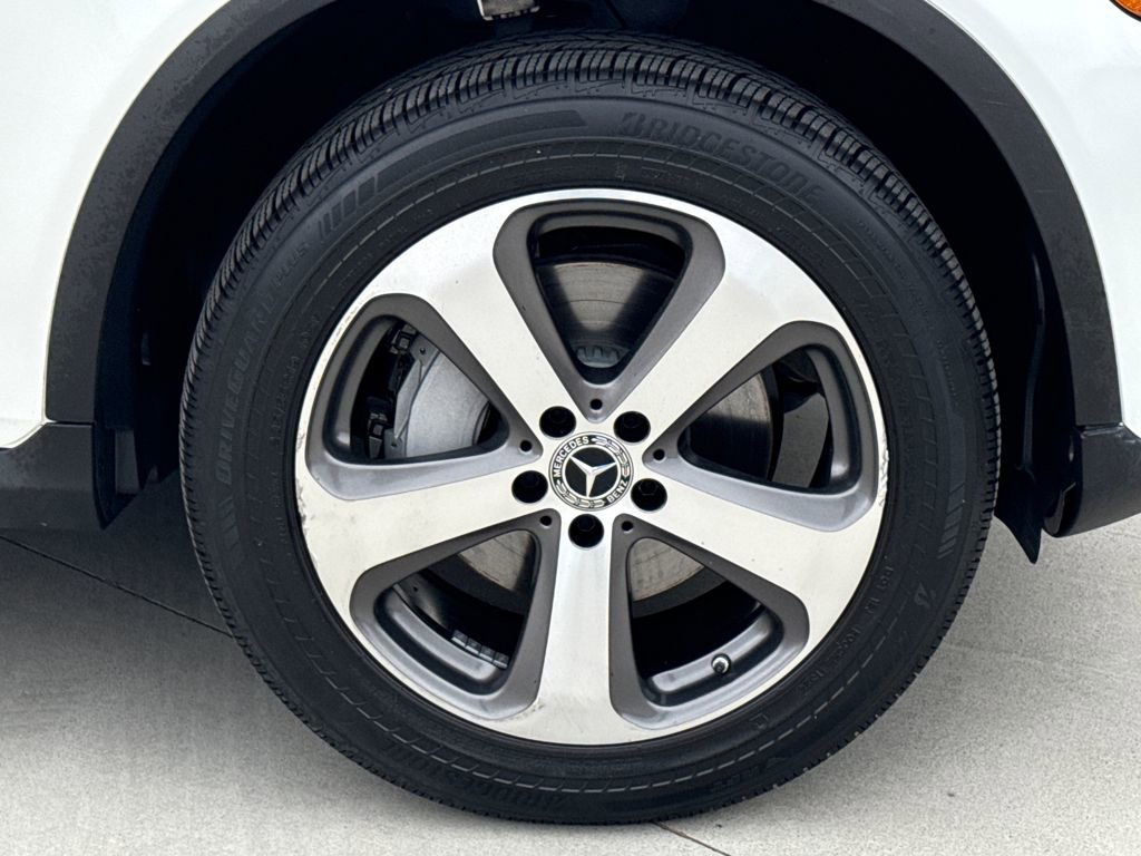 Used 2022 Mercedes-Benz GLC 300 4MATIC w/ Premium Package Lite image 11