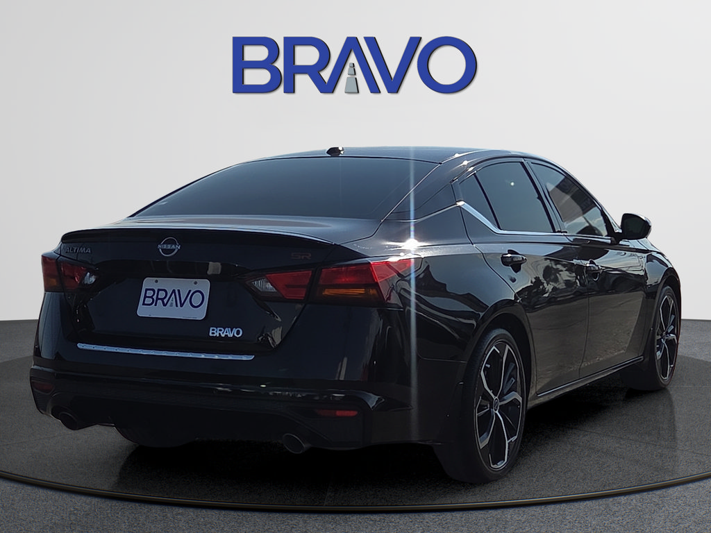 Used 2023 Nissan Altima 2.5 SR FWD image 4