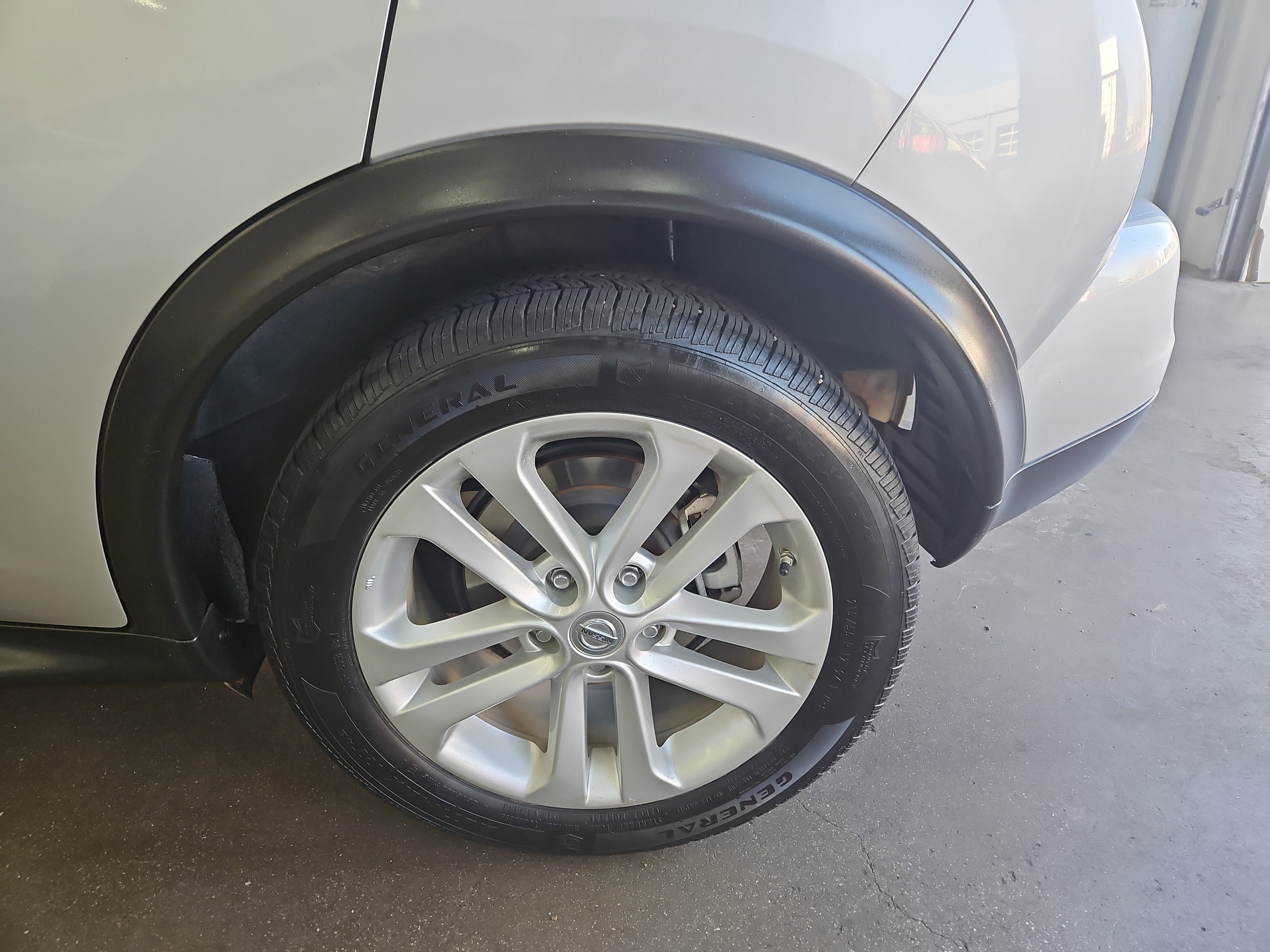 Used 2013 Nissan Juke SL image 22