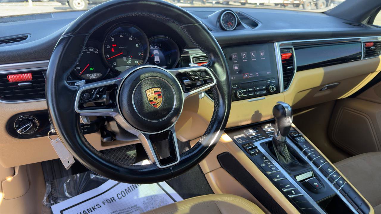 Used 2017 Porsche Macan AWD/4WD image 29